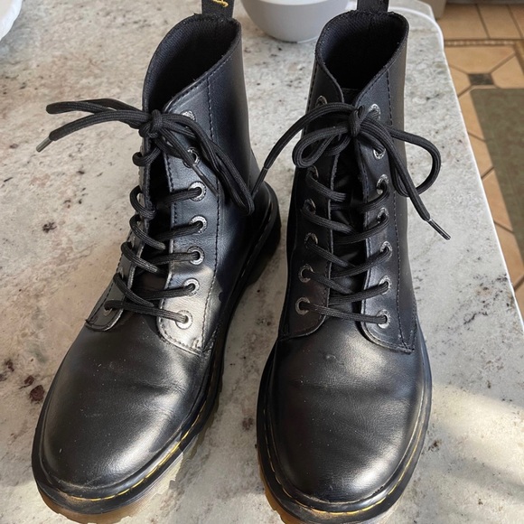 Dr. Martens boots - Picture 1 of 2